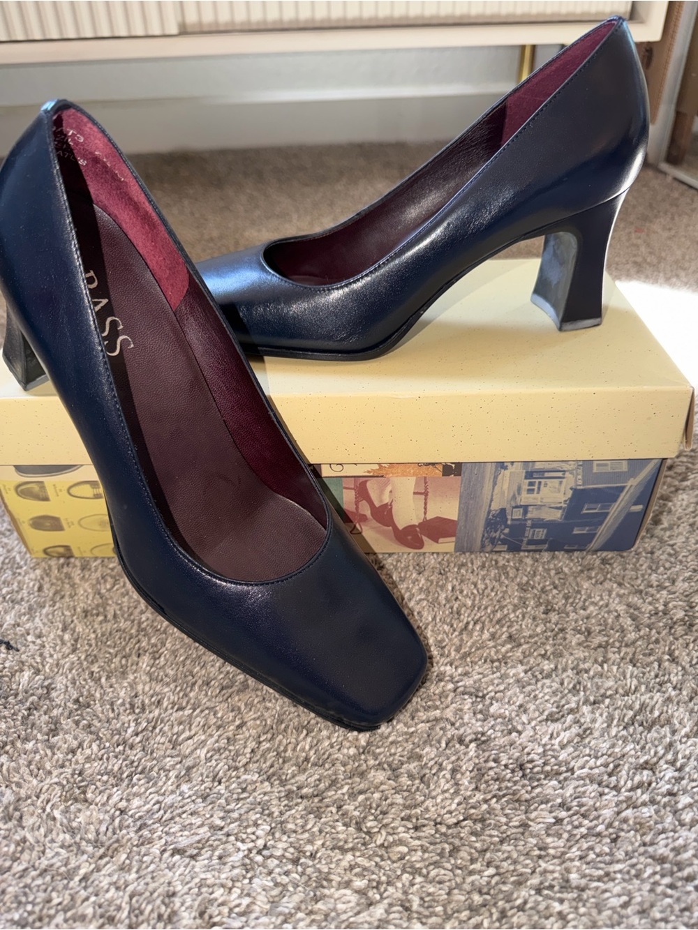 Bass Navy Leather Pumps Marlene Sz 7.5
